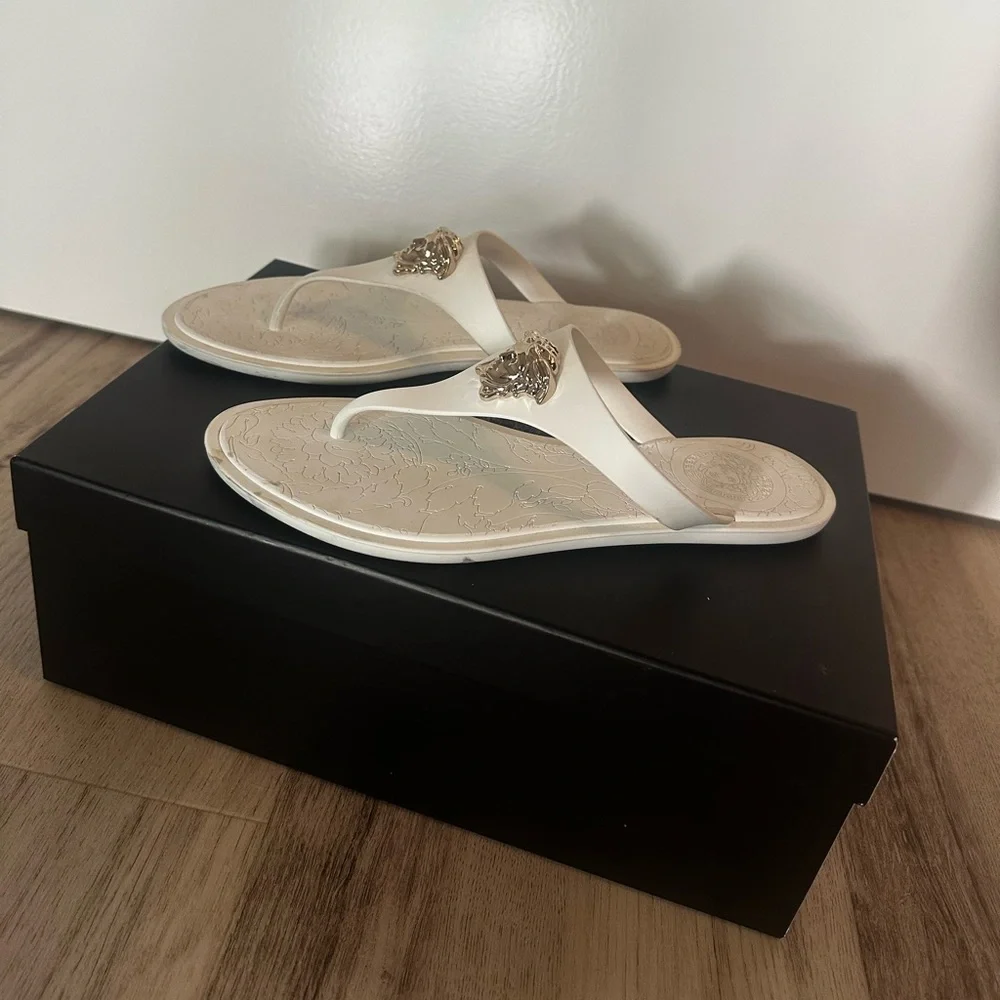 Versace Cream Sandals with Gold Medusa - Picture 4 of 5
